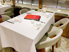 靠窗位-新吉士·上海菜(浦东LCM置汇旭辉店)