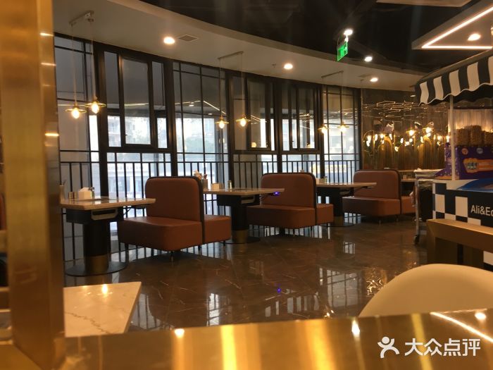 炭烤麻里·臻选自助烤肉料理(观音桥大融城店)大堂图片