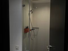 -桔子酒店(上海西藏北路地铁站店)