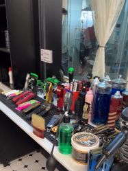 -老男孩男士理容馆·理发·烫染·修面