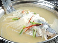 锅仔萝卜丝煮鲫鱼-乡吧啦·甲鱼铺子(海德二道店)