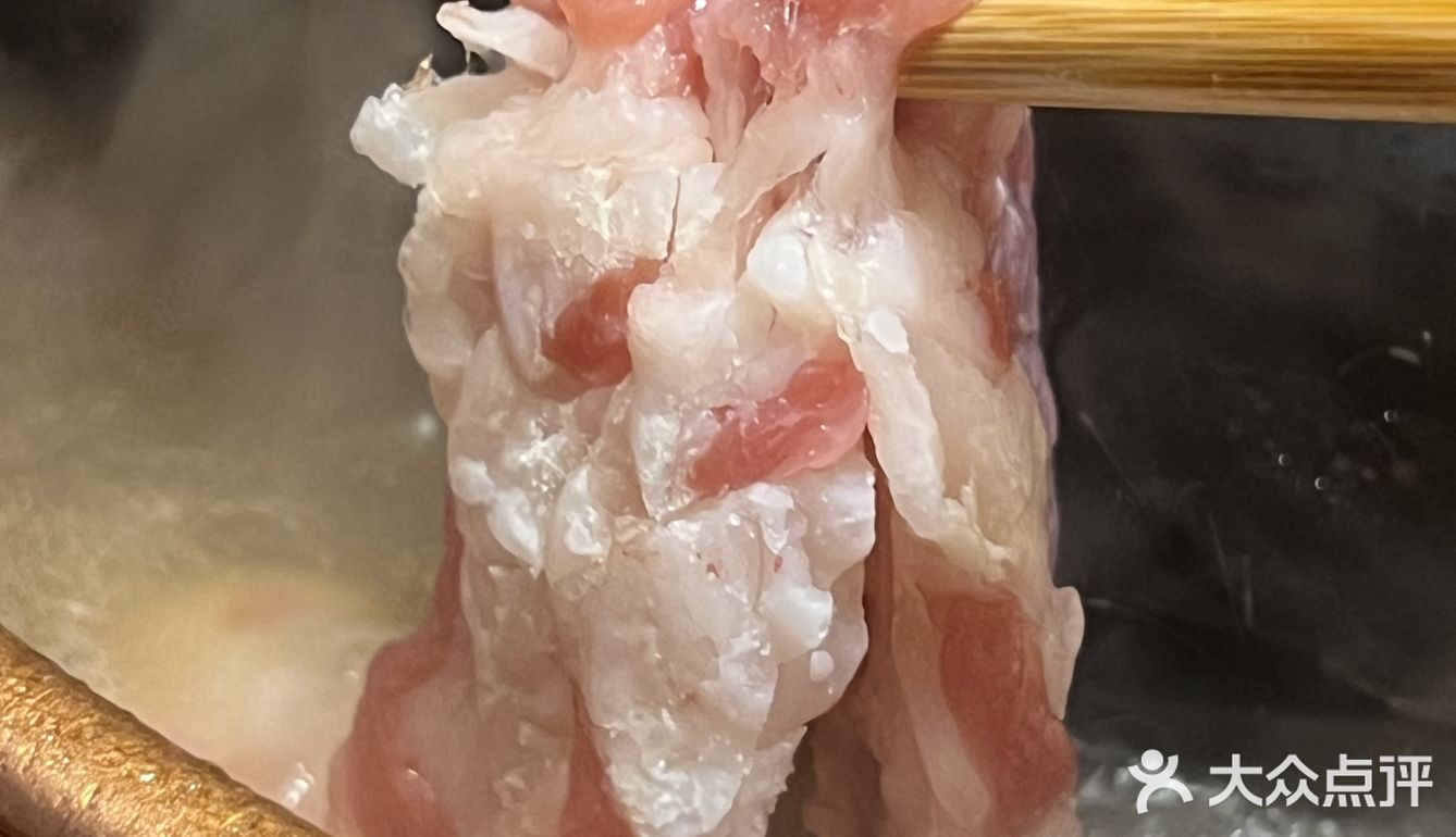汤是清水涮！就代表羊肉是最好的！要是来点老北京糊饼