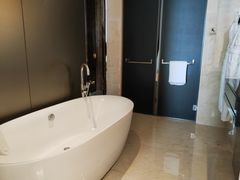 -广州天河希尔顿酒店