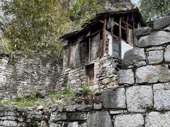 -高荡千年布依古寨旅游景区