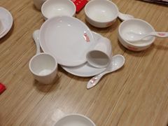 餐具摆设-粤仔湾砂锅粥(广益哥伦布店)