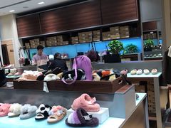 -UGG(燕莎奥特莱斯购物中心店)
