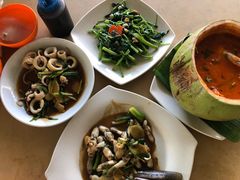 -大树下海鲜饭店