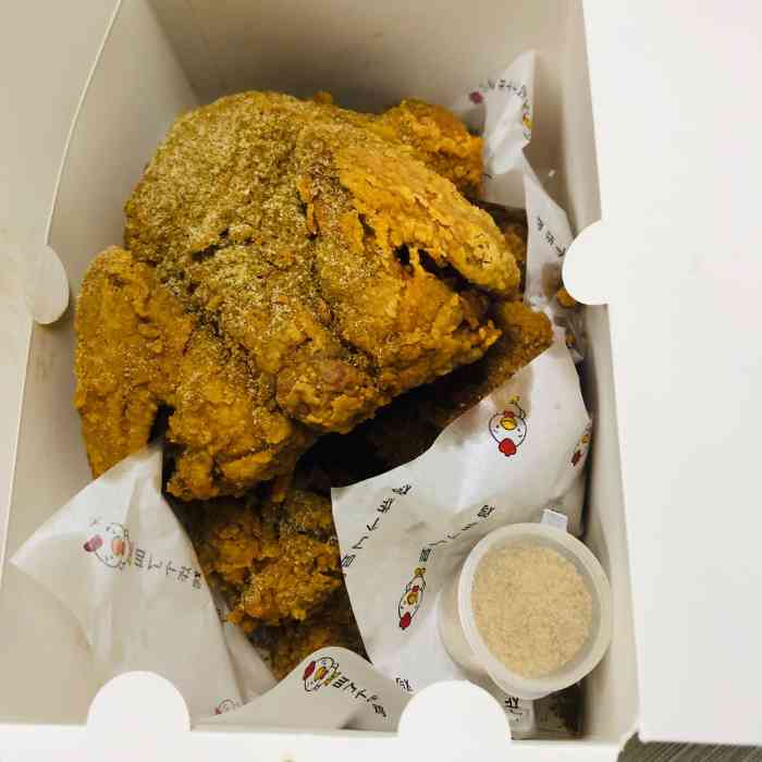 打分    /人 今天大家叫了外卖炸鸡 应该就是这家 味道还行吧 还行