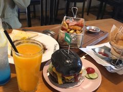 -Thanks美式餐厅(汉堡咖啡店)
