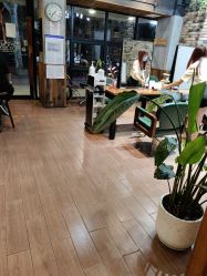 -PE SALON