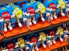 -m豆巧克力世界(上海世茂广场店)