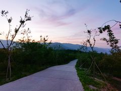 -鬼笑石后山停车场
