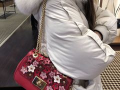 -王府井奥莱临潼小镇(临潼店)