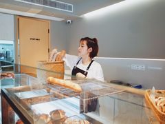 面包甜点陈列柜-吉森Bakery(教育路店)