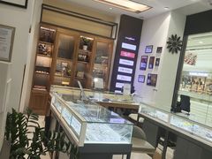 -回瑞眼镜·蔡司·依视路官方授权店(广益路万达店)
