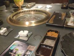 -铭牛烧肉·和牛海鲜自助(高新月牙湖店)