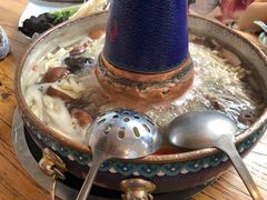 -毛辣果·贵州红酸汤牛肉火锅(西单店)
