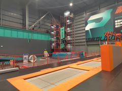 -极限PLAY运动娱乐新世界·团建派对潮玩休闲馆·室内蹦极高空游乐园