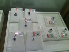 -华夏典当行(龙德广场店)