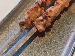 只用咸盐烤的羊肉串-丝路有约·优雅新疆菜(万宴城店)