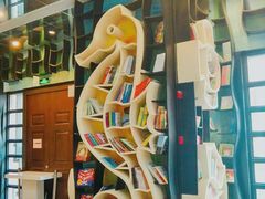 -钟书阁(松江泰晤士小镇店)