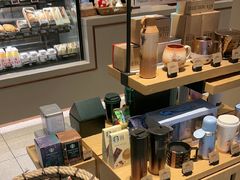 -星巴克臻选(上海中环广场2F店)