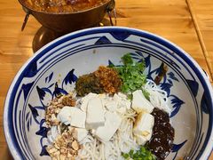 -蜗牛小馆醉乡民谣云南菜(惠新西里店)