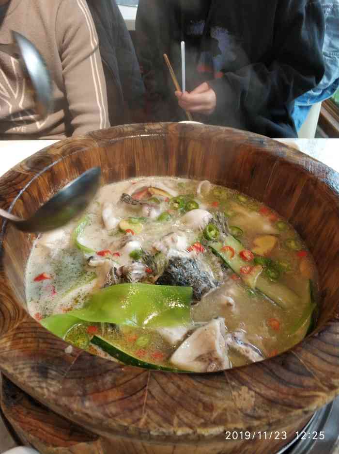 渔猫子木桶鱼-"非常喜欢这个清汤的腾椒味道.吃鱼也不长胖.