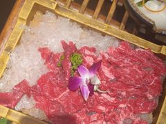 -老牌坊云南鱼豆花火锅(爱建店)