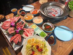 -明洞阿姨·韩式酱蟹烤肉·创意料理(三元桥店)