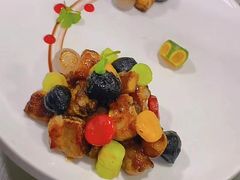 -深圳富苑皇冠假日套房酒店
