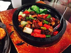 石锅蘑菇牛仔粒-鹿港小镇(悠唐店)