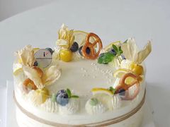 8英寸芒果动物奶油千层蛋糕-艾加柒克蛋糕茶歇甜品台(春熙路店)