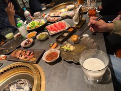 -铭牛烧肉·和牛海鲜自助(高新月牙湖店)