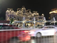 -凤凰路何眼镜香辣蟹(花果园店)