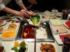 -海底捞火锅鲜切牛肉主题店(长寿路店)