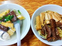 -松树干拌面店