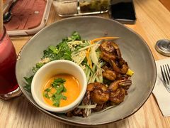 泰式大虾泰碗配辣味青汁-Wagas沃歌斯(武汉恒隆广场店)