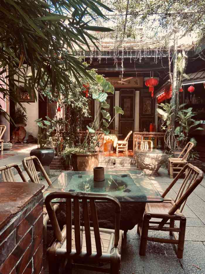 古厝茶馆-"去完关帝庙看到这个茶馆,搜了一下网评不错.