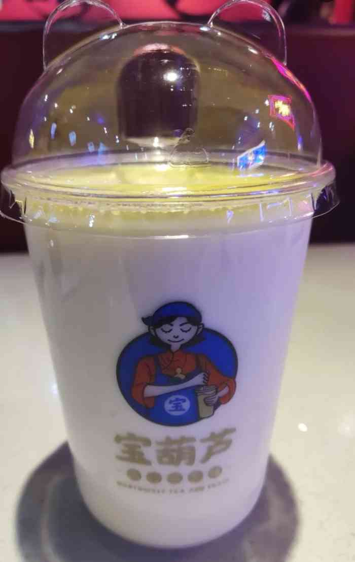 宝葫芦西北茶食铺(万达店)-"[薄荷]环境:作为小吃甜品铺子,桌子算.