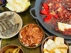 -黄潇洒老火锅(九眼桥宏济巷店)