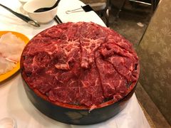 安格斯牛肉-鲜入围煮花胶鸡海鲜火锅