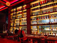 -饮湖威士忌鸡尾酒吧