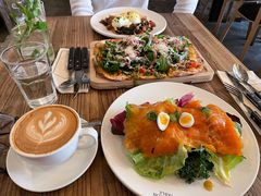 -Common Table · Brunch & Coffee