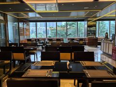 -大中华希尔顿酒店-念自助餐·嗨啤·小龙虾