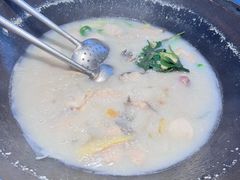 -陈大锅·岳阳鱼馆·地道岳阳菜(美食街店)