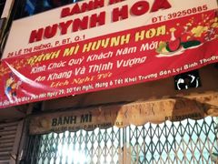 -Bánh Mì Huynh Hoa