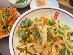 -顺溜·手工刀削面·黑金店(铜锣湾店)