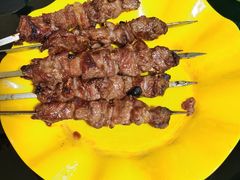 -烤肉小伙烤肉店