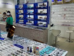 -美式眼镜·授权蔡司.依视路.尼康.豪雅.明月(南翔印象城店)